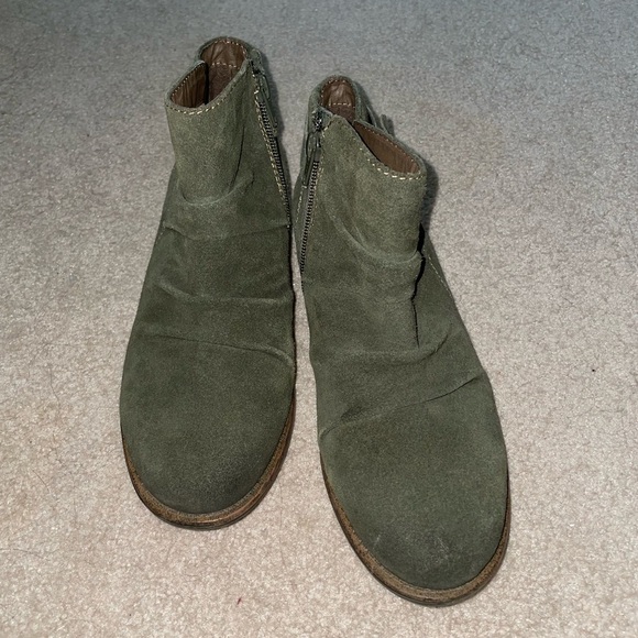 Earth Suede Western Ankle Boots Green size 7.5 - Picture 2 of 5